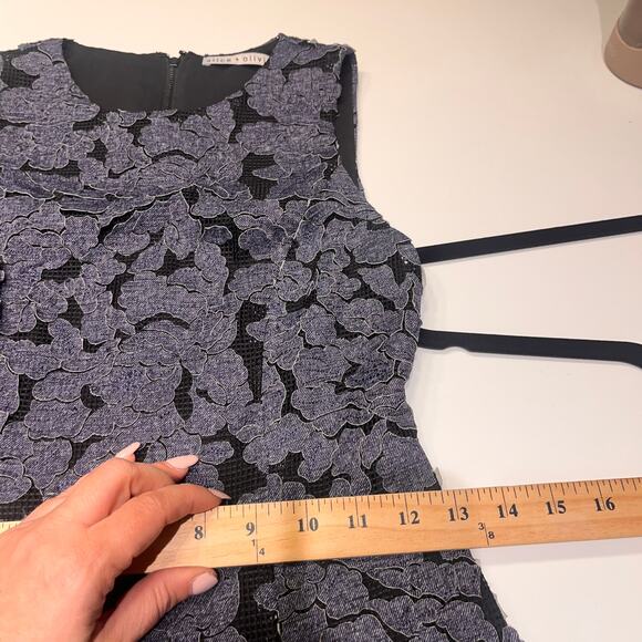 Alice + Olivia Blue Floral Aplique Fonda Crew Sleeveless Fit and Flare Dress 0 - Picture 12 of 14